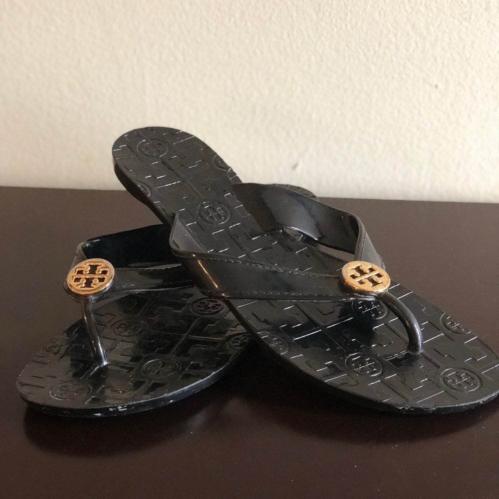 Tory Burch patent leather black/gold flip-flops